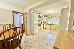 Kitchen Breakfast Room- click for photo gallery